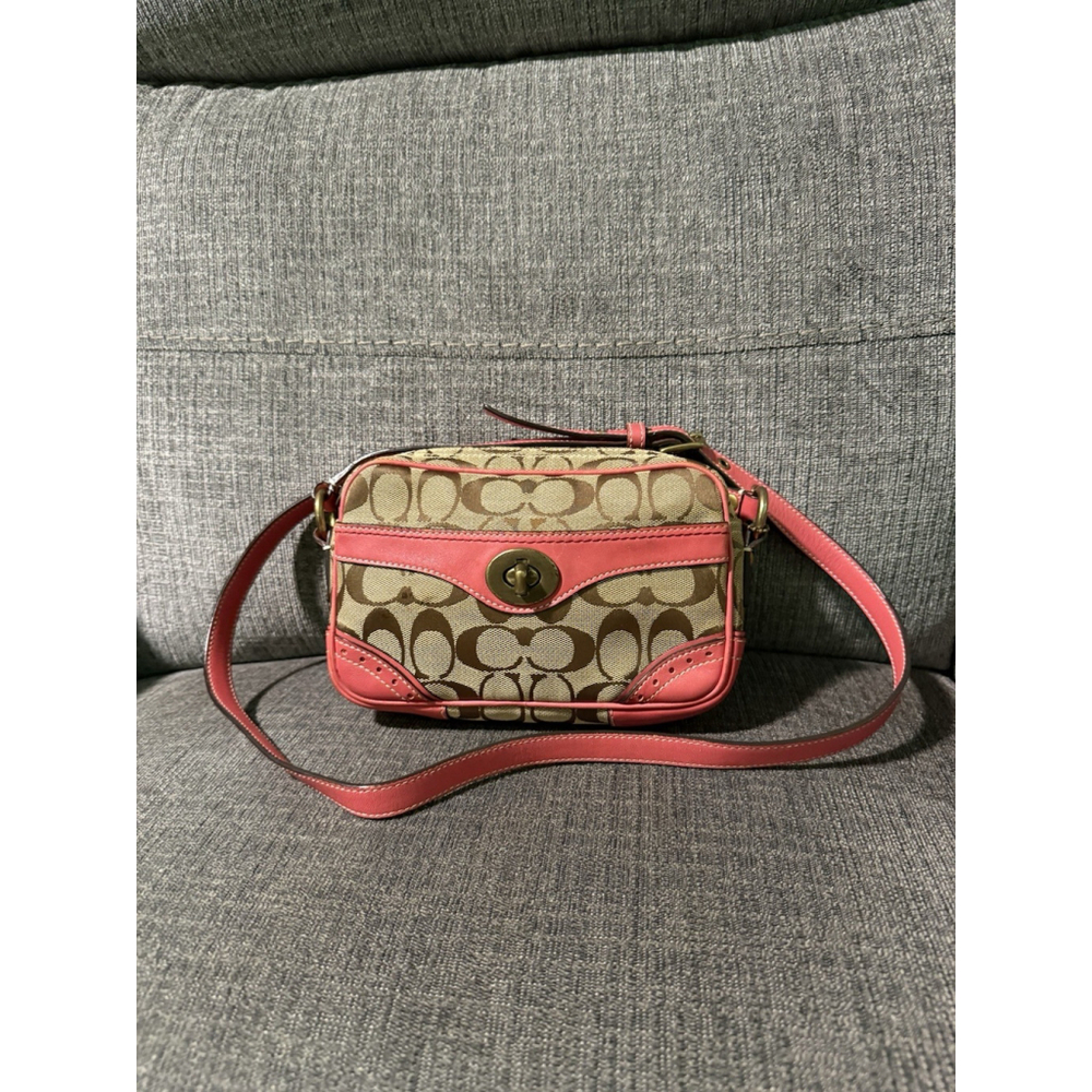 Vintage y2k Coach Hot Pink Crossbody with Turnlock